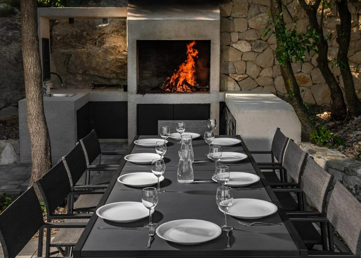 Villa Mare Vista, Kastel Kambelovac Kastela