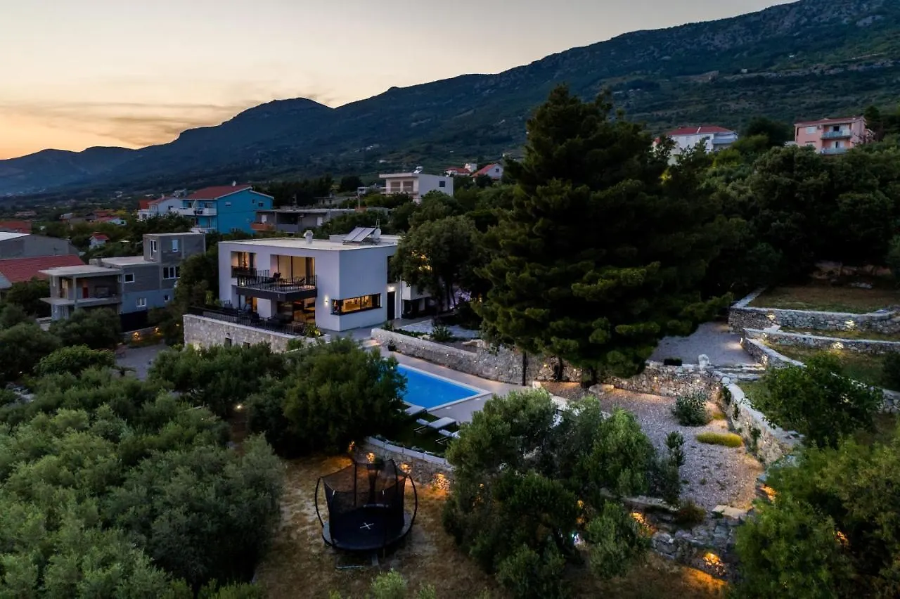 Villa Mare Vista, Kastel Kambelovac Kastela
