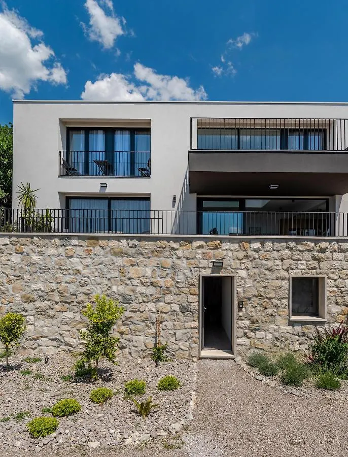 Villa Mare Vista, Kastel Kambelovac Kastela