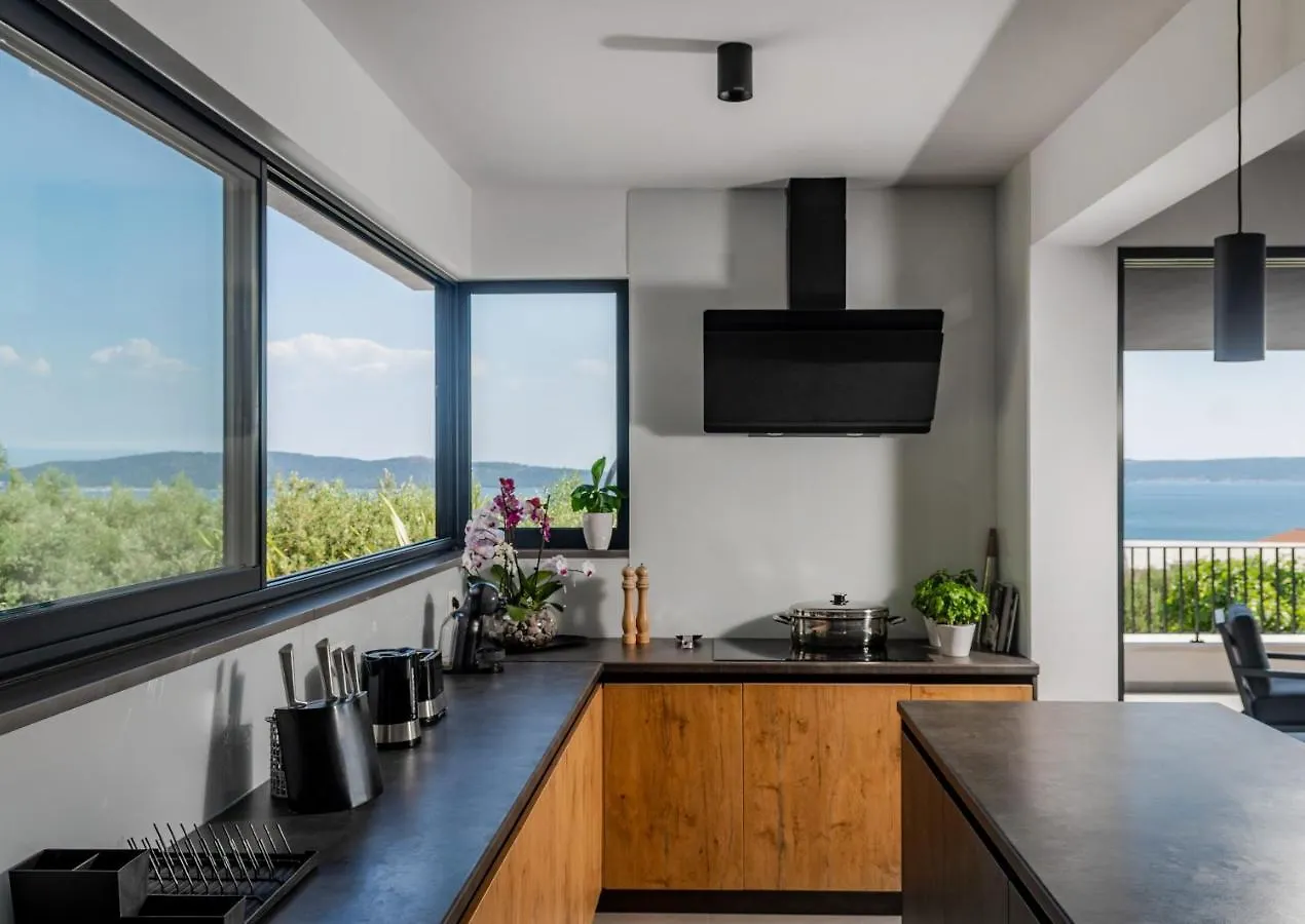 Villa Mare Vista, Kastel Kambelovac Kastela