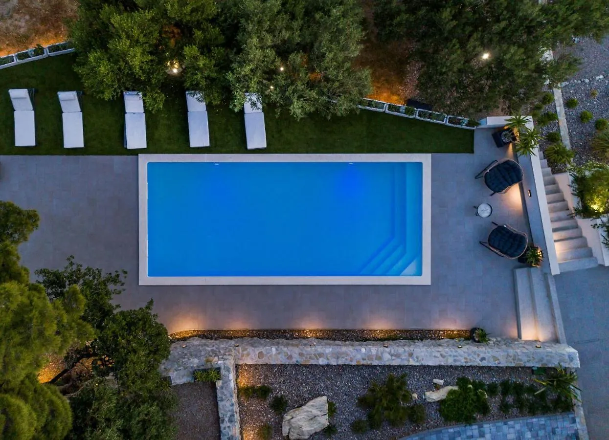 Villa Mare Vista, Kastel Kambelovac Kastela