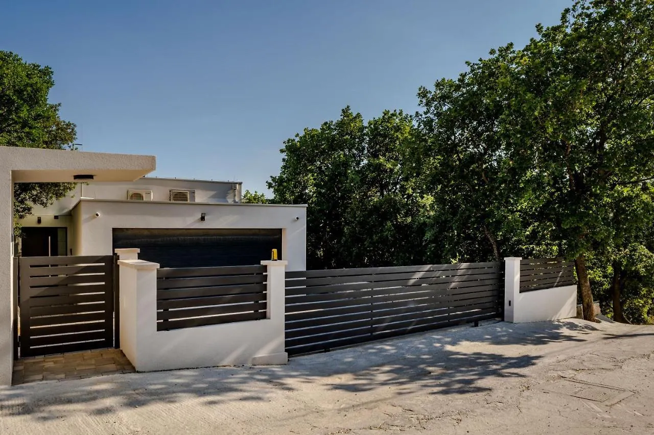 Villa Mare Vista, Kastel Kambelovac Kastela