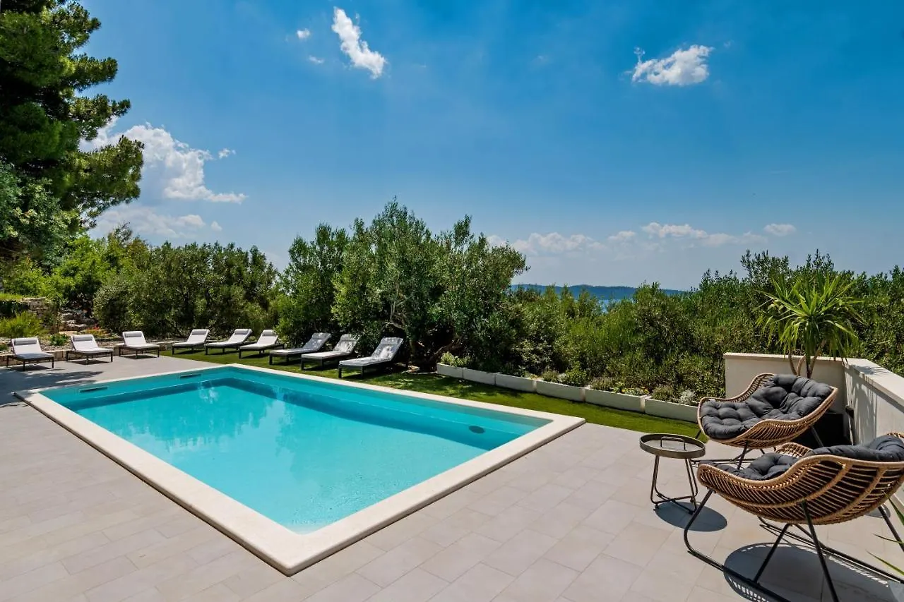 Villa Mare Vista, Kastel Kambelovac Kastela