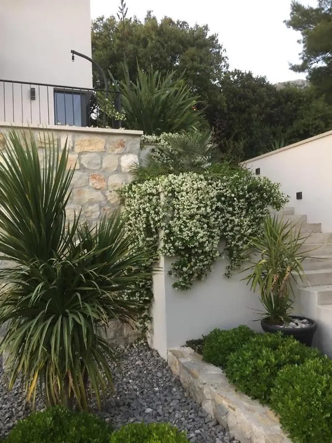 Villa Mare Vista, Kastel Kambelovac Kastela